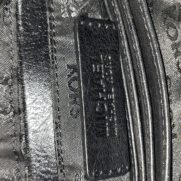 Michael Kors small bag/wristlet - Picture 4 of 6